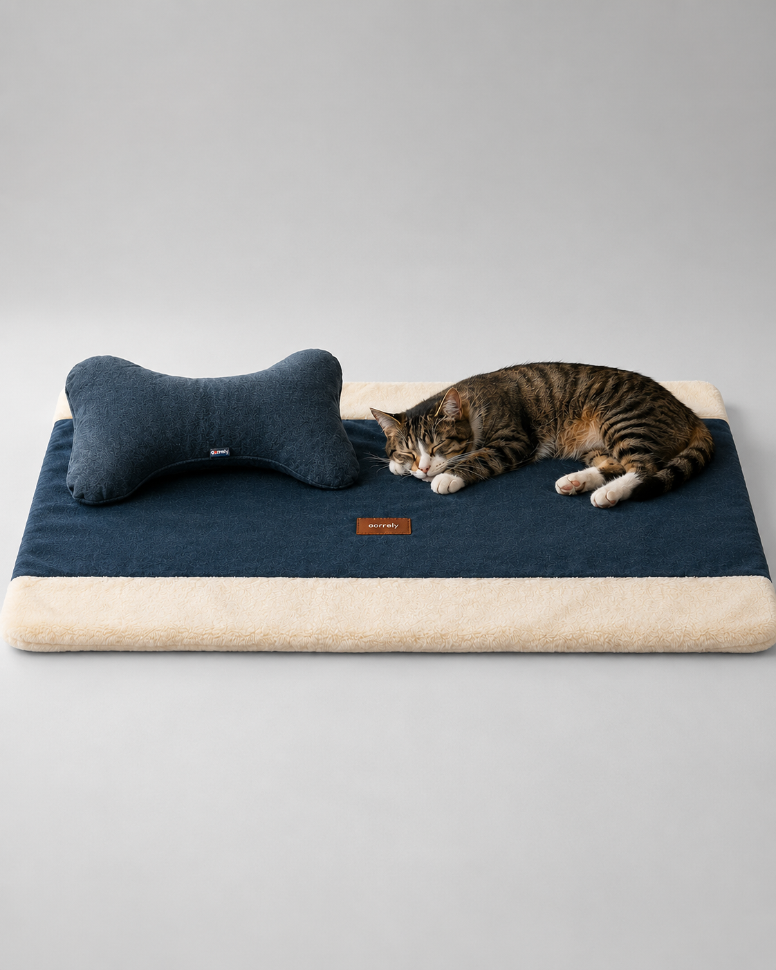 Pie de Cama Acolchado para Perros y Gatos con Almohada Imagen principal del producto
